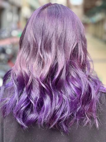 台中逢甲髮型師&bull;Win｜霧面髮色｜線條染｜漸層染｜縮毛矯正｜ - 