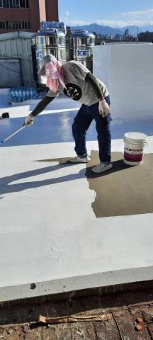 高嘉宏 - 屋頂隔熱面漆