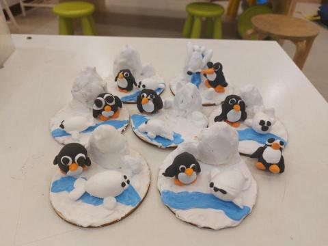 高畹棋 - 教導幼童黏土製作