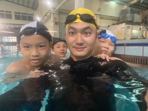 游泳工作室 - 小班制