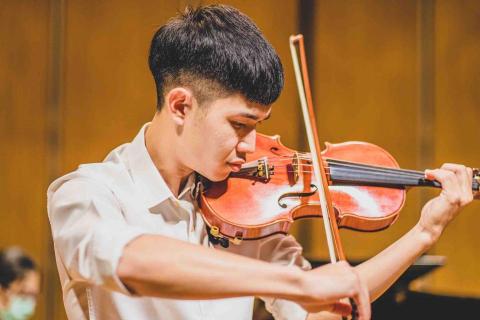 提供台南小提琴服務的專家李老師家教