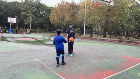 陳弘哲 - 國小籃球教練