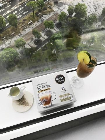 嘎嘎-女攝影師 - coffee 情境擺拍