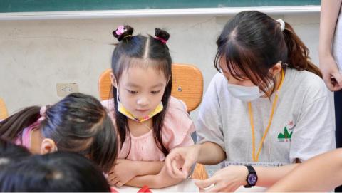 林珈瀅 - 到山區服務
帶偏鄉小孩育樂營