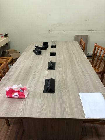 林佳宏 - 會議桌插座