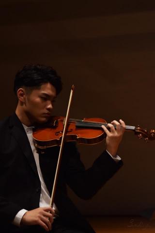 李皓澤 小提琴、鋼琴/線上教學/演出/樂團表演/教學 - 
