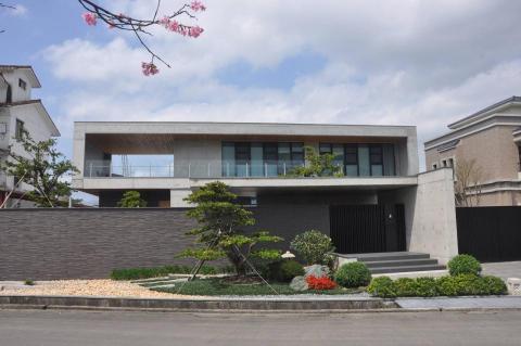 京晉設計有限公司 - 壁式結構清水模住宅建築。建築，室內，景觀整體規劃。