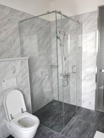 友泰京及台創創意玻璃有限公司 - 淋浴隔間