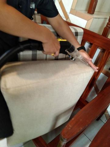 采屋有限公司 - 沙發清潔 采屋有限公司 - 沙發清潔