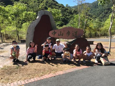 張詠舜 - 課輔最後一天帶學生親近大自然