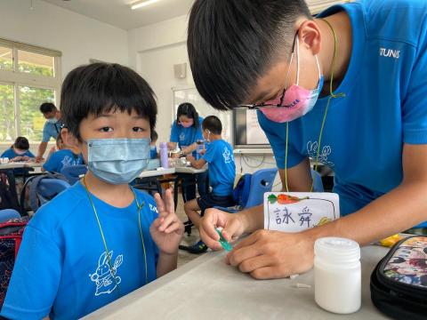 張詠舜 - 擔任聽障營隊的隊輔