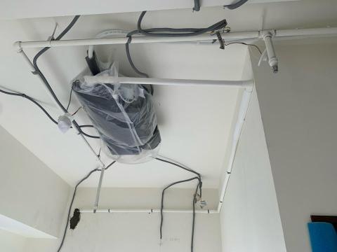 世騰空調工程 - 吊隱配置水管保溫作業