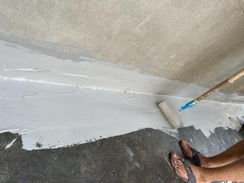 楓梵工程行 - 防水工程施做，第二層中塗及不織布加強