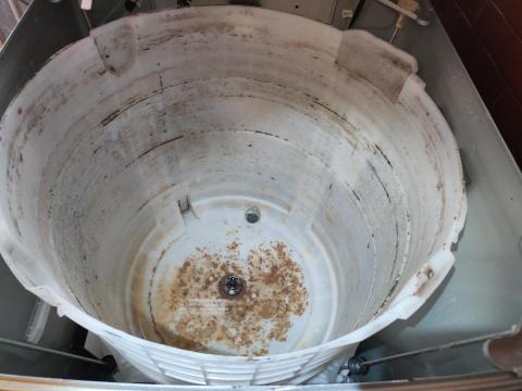 蔡崑生 - 拆到桶內最底