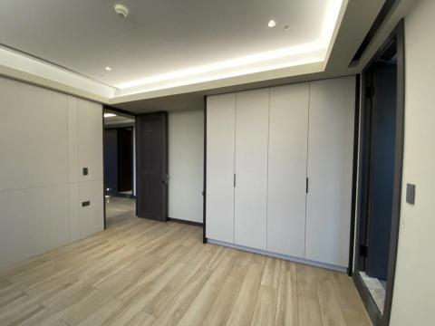 張芸瑄 - 90坪/雙拼戶/兒子房間的衣櫃