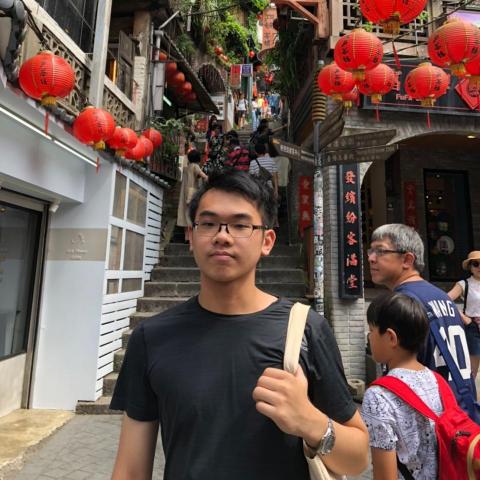 提供管內補漏服務的專家黃元飛