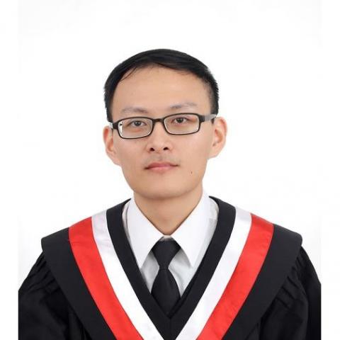 提供潤稿服務的專家Nash Yu (余)