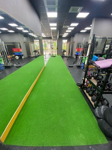 玄騏清潔 - 健身中心 人工草皮髒污清洗後 玄騏清潔 - 健身中心 人工草皮髒污清洗後
