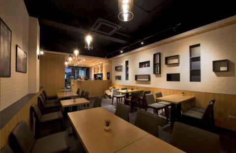 京晉設計有限公司 - 咖啡館內部客席