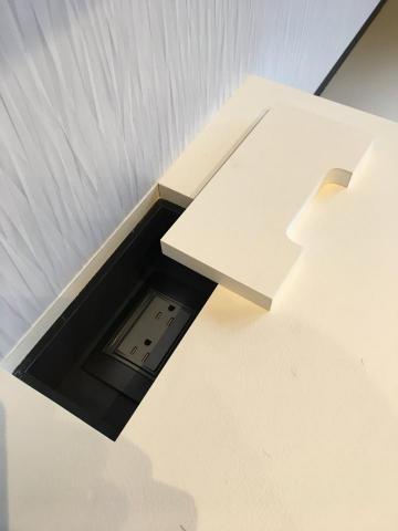 京晉設計有限公司 - 影音設備收納櫃隱藏插座設計