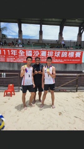鐘英愷 - 111年全國沙灘排球U16 冠軍