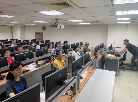 中華數位推廣協會 - 色彩邏輯理論課程