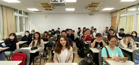 明采國際行銷 - 【教學演講】到大專院校數位多媒體相關科系演講,分享行銷工作者背後祕辛與甘苦談! 明采國際行銷 - 【教學演講】到大專院校數位多媒體相關科系演講,分享行銷工作者背後祕辛與甘苦談!