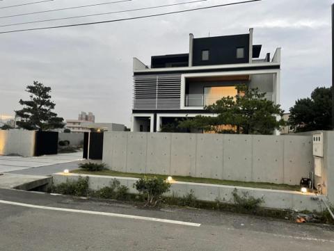 京晉設計有限公司 - 壁式結構住宅建築。建築，室內，景觀整體規劃。