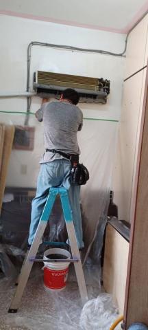 冷氣清洗保養、電視壁掛(牛哥) - 清洗前保護膜處理