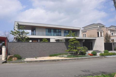 京晉設計有限公司 - 壁式結構清水模住宅建築。建築，室內，景觀整體規劃。