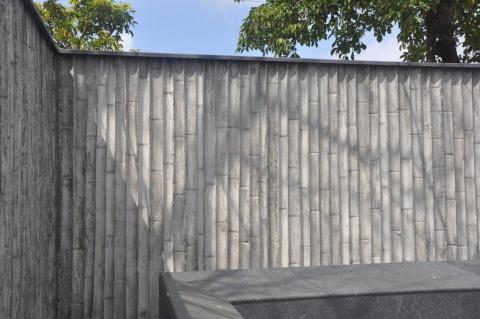 京晉設計有限公司 - 管徑不同的竹紋清水模。