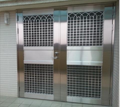 宇稅有限公司鐵捲門24小時維修安裝 - 宇税鐵捲門24H維修安裝0905-825-381白鐵大小門