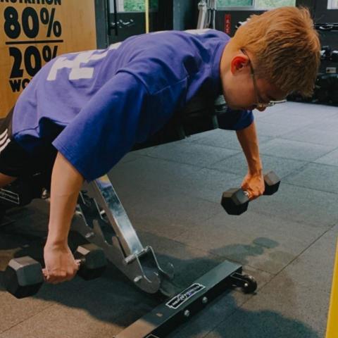 陳建丞 體適能健體空間 - 重訓椅其中一個功能,就是避免代償借力,也是提升穩定度的好方法 陳建丞 體適能健體空間 - 重訓椅其中一個功能,就是避免代償借力,也是提升穩定度的好方法