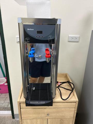 杭進淨化科技有限公司 - 桌上型兩溫飲水機
