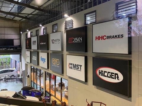 薦藝廣告 - 牆面燈箱