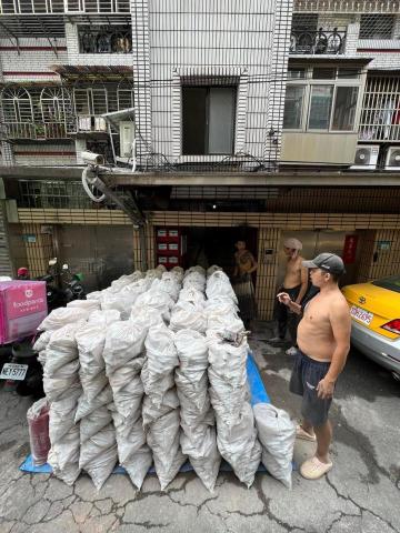 安潔工程行（拆除承包） - 9/6。新店支援拆除退料