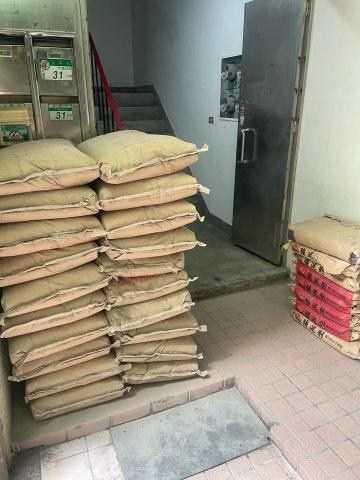 安潔工程行（拆除承包） - 8/17。內湖進料