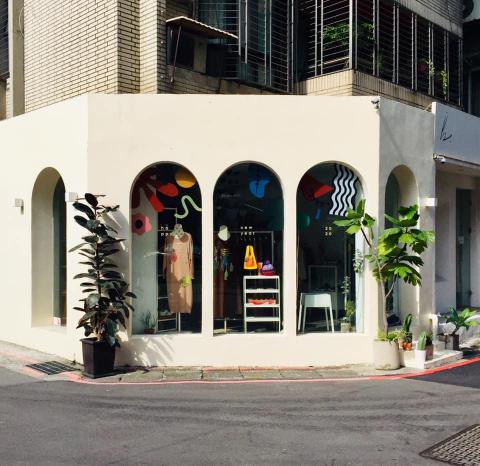 jungleshen - 位於北市中山區服飾店外觀與室內設計
