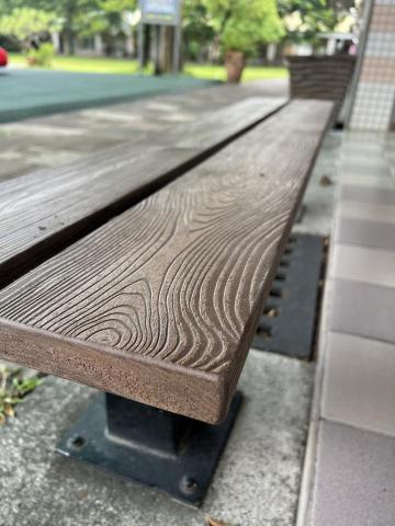 李易展 - 塑化木施工