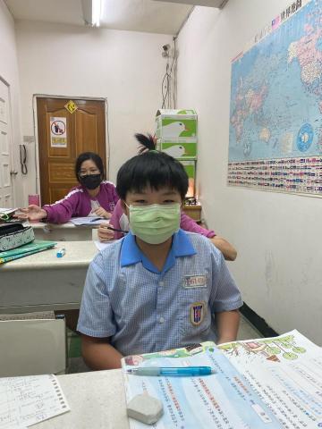 羊子彤 - 這是我帶過的國小弟弟還有國中學生❤️