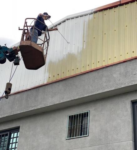 晨希工程有限公司 - 除鏽噴漆