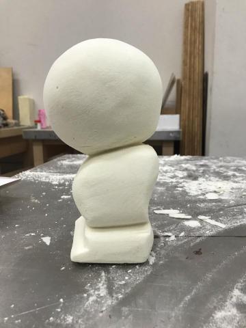 黃綉媚 - 模型製作「燈泡人」 過程 材質：pu泡綿