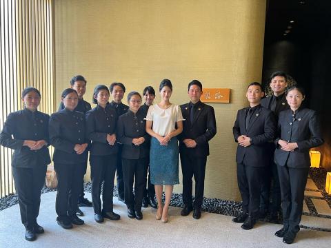 Nicki Chang - 米其林二星祥雲龍吟- 服務&禮儀講師