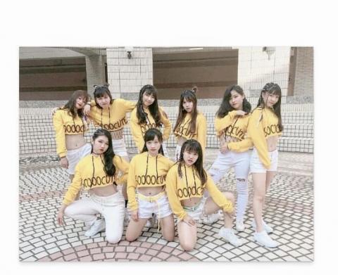 舞蹈教學（MV舞/街舞/編舞） -  負責編高中舞社耶誕舞 此舞風為青春活潑的female freestyle 