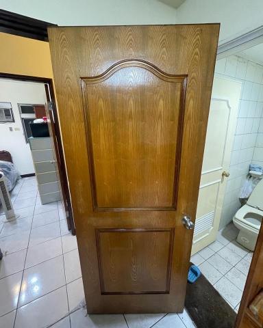 建平油漆 - 舊門片染色亮光漆