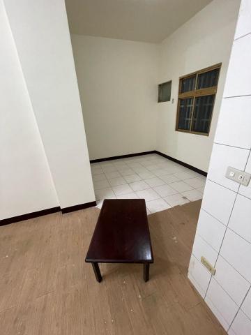 建平油漆 - 小宅粉刷踢腳板線條分明