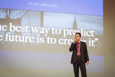 凱文先生 Kevin Chen - 受雲科大邀請新生職涯講座