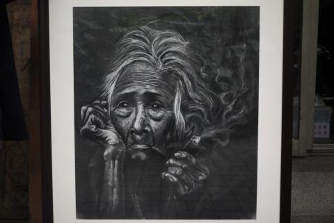 嚴婕融 - 炭筆素描