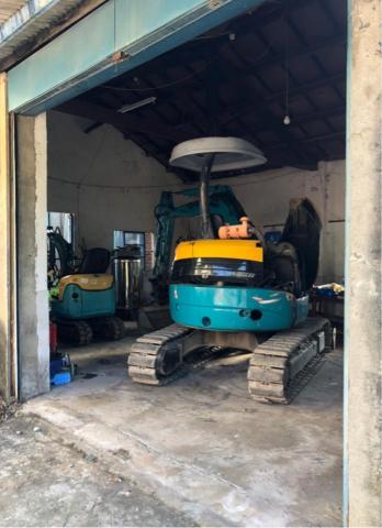 挖土機出租 橡膠履帶890kg70cm可進電梯 配合營建營造 - 小怪手作業中