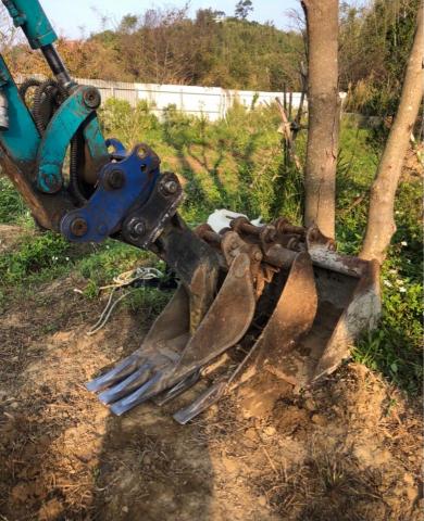 挖土機出租 橡膠履帶890kg70cm可進電梯 配合營建營造 - 適應不同的工作需求各式挖斗、破碎機